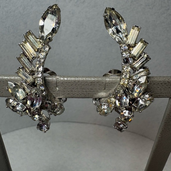 Vintage Rhinestone Earclips - Picture 7 of 7